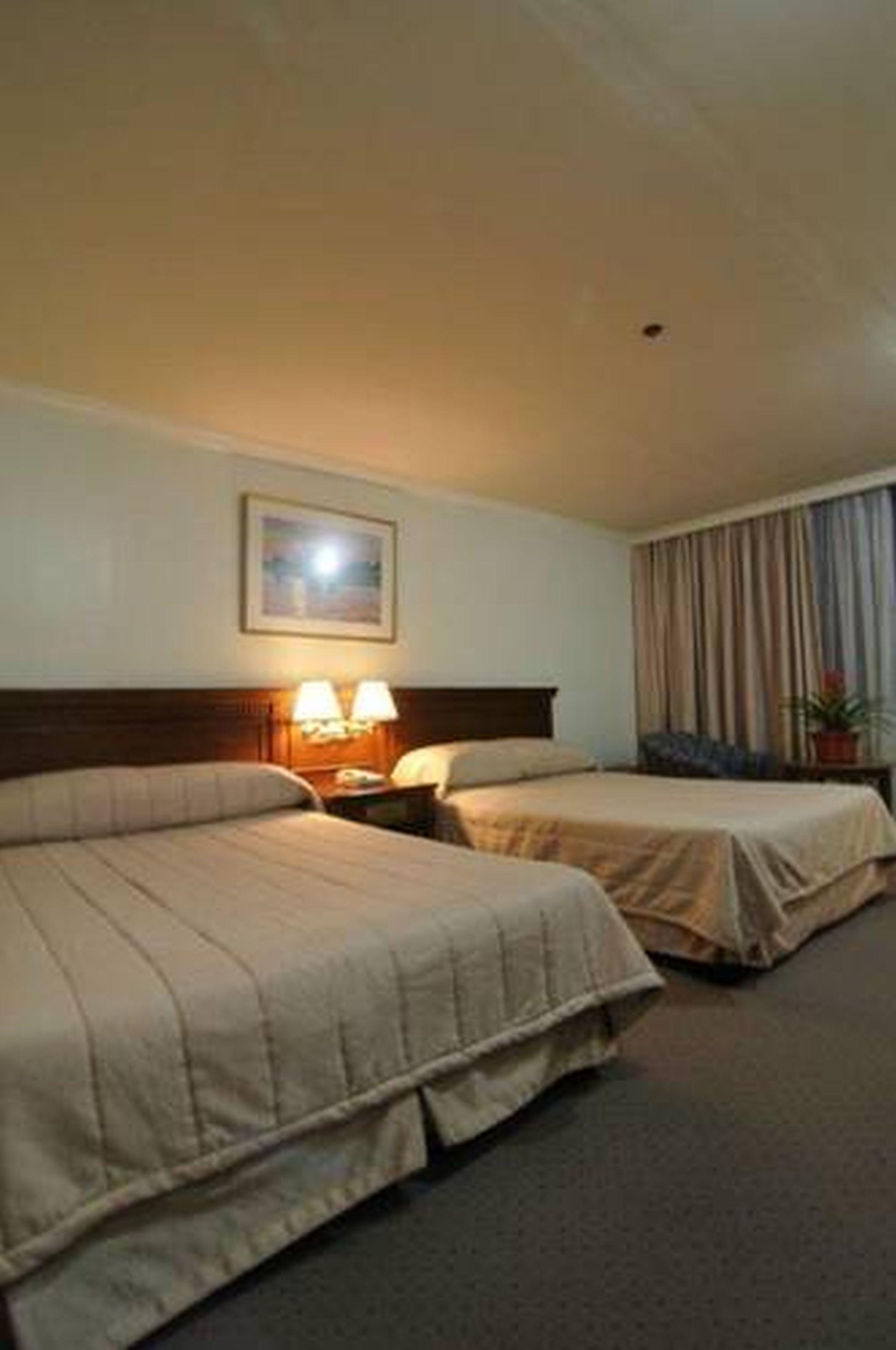 Tiara Oriental Hotel Makati City Bagian luar foto