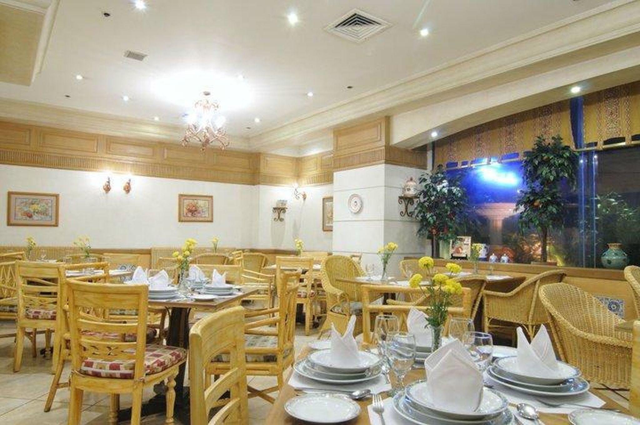 Tiara Oriental Hotel Makati City Bagian luar foto