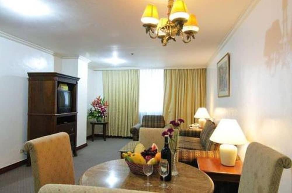 Tiara Oriental Hotel Makati City Bagian luar foto