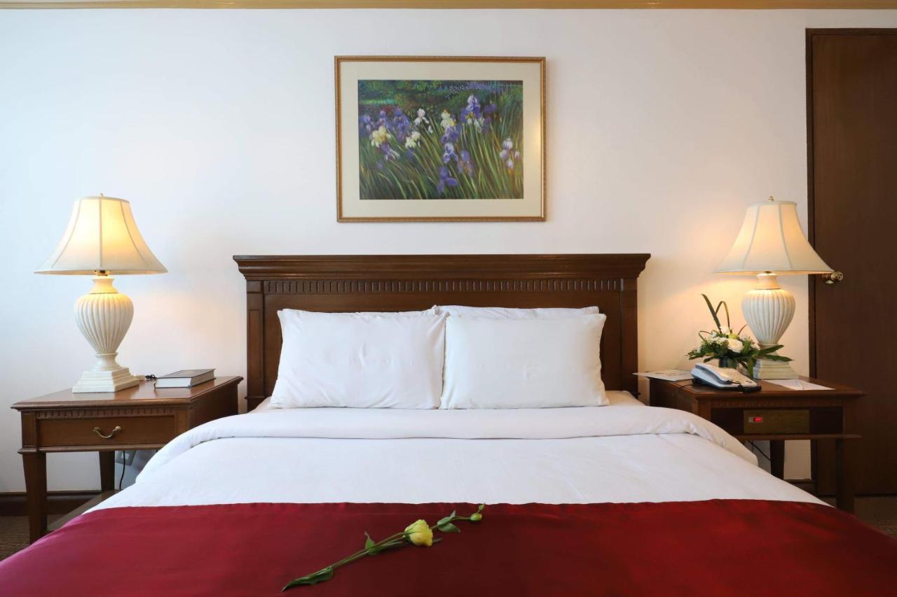 Tiara Oriental Hotel Makati City Bagian luar foto